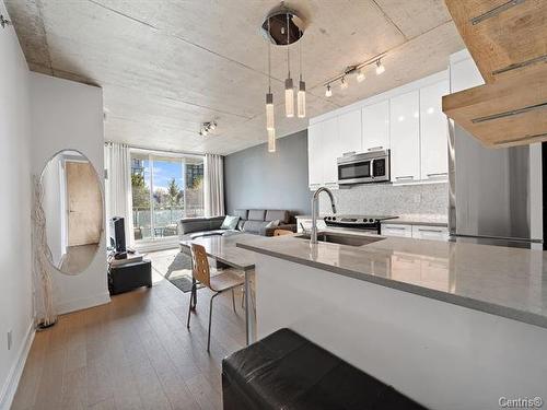 Overall view - 218-190 Rue Murray, Montréal (Le Sud-Ouest), QC - Indoor Photo Showing Kitchen With Double Sink With Upgraded Kitchen