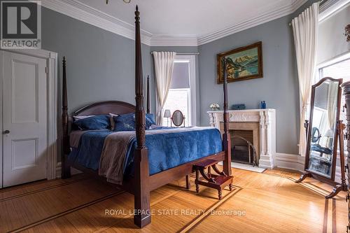 347 Queen Street S, Hamilton, ON - Indoor Photo Showing Bedroom