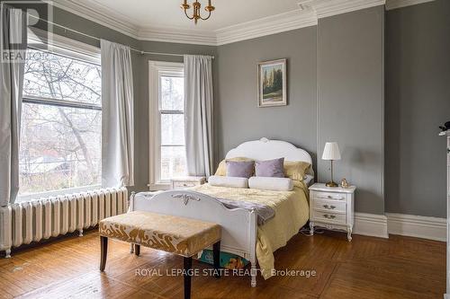 347 Queen Street S, Hamilton, ON - Indoor Photo Showing Bedroom