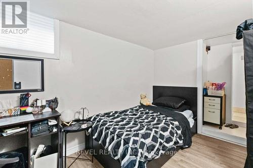 33 Cline Avenue N, Hamilton, ON - Indoor Photo Showing Bedroom