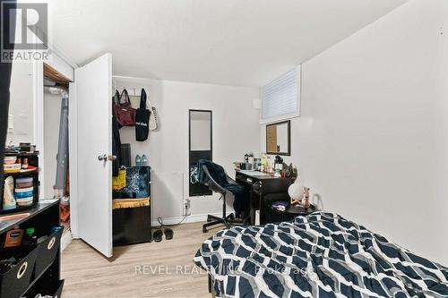 33 Cline Avenue N, Hamilton, ON - Indoor Photo Showing Bedroom