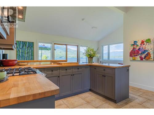 6459 Erindale Road, Nelson, BC - Indoor Photo Showing Kitchen