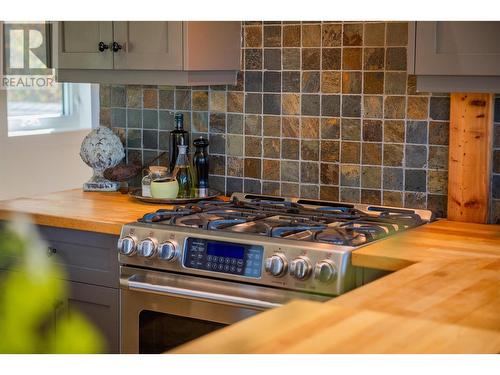 6459 Erindale Road, Nelson, BC - Indoor Photo Showing Kitchen