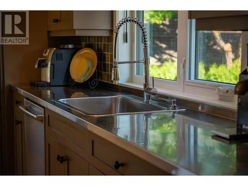 6459 Erindale Road, Nelson, BC - Indoor Photo Showing Kitchen