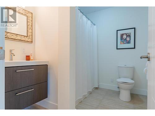 6459 Erindale Road, Nelson, BC - Indoor Photo Showing Bathroom