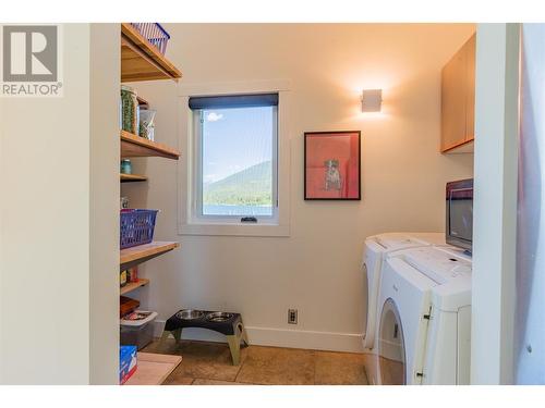 6459 Erindale Road, Nelson, BC - Indoor Photo Showing Laundry Room