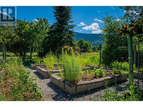 6459 Erindale Road, Nelson, BC - Outdoor