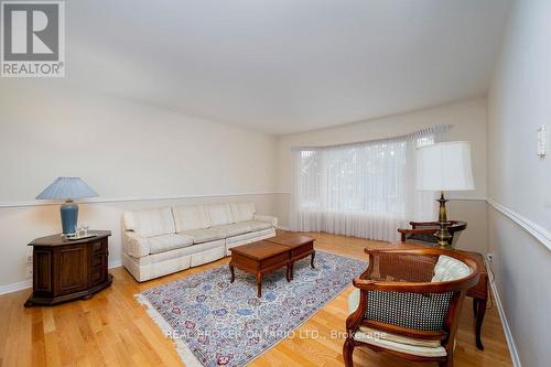 88 Northpark Drive, Ottawa, ON - Indoor Photo Showing Living Room