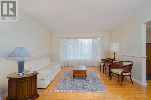 88 Northpark Drive, Ottawa, ON - Indoor Photo Showing Living Room