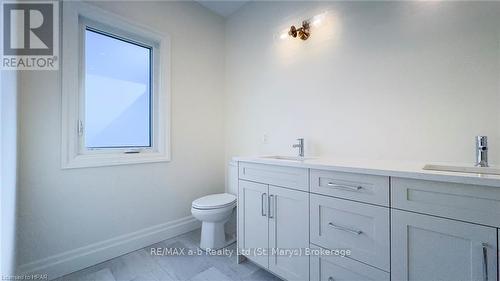 21 Orchard Drive, Stratford (Ellice), ON - Indoor Photo Showing Bathroom