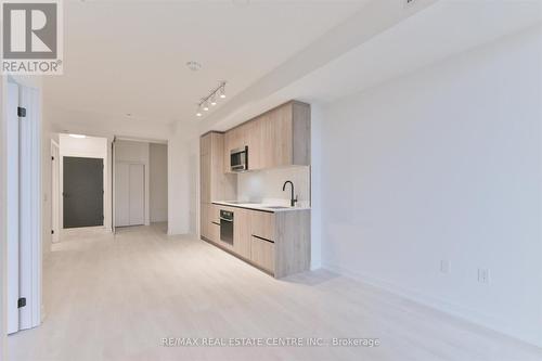 1406 - 117 Broadway Avenue, Toronto, ON - Indoor Photo Showing Other Room