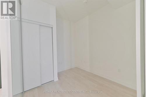 1406 - 117 Broadway Avenue, Toronto, ON - Indoor Photo Showing Other Room