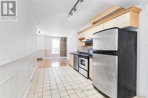 2 - 41 Mutual Street, Toronto, ON - Indoor Photo Showing Kitchen