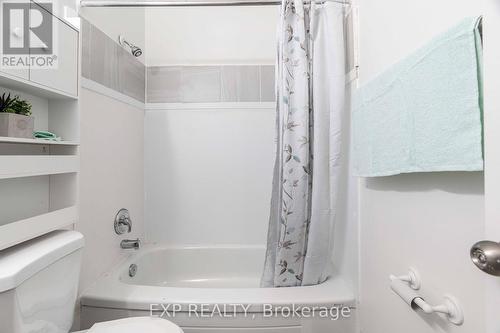 344.5 Richmond Street, London, ON - Indoor Photo Showing Bathroom