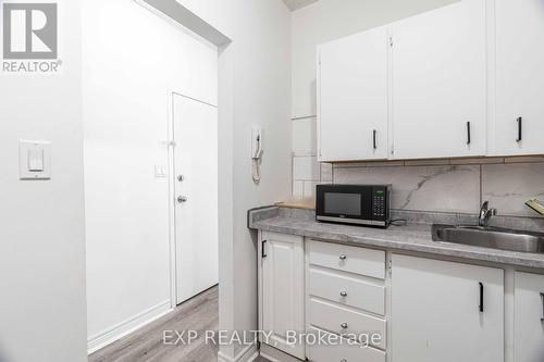 344.5 Richmond Street, London, ON - Indoor Photo Showing Kitchen