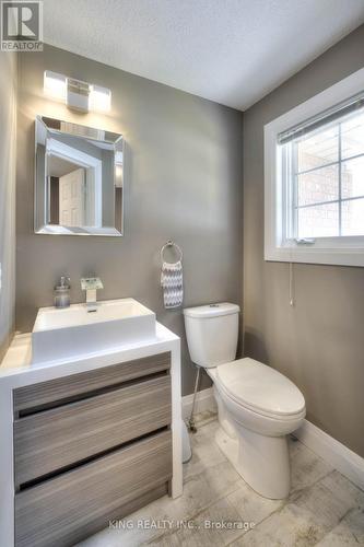 Unit #A - 682 Pinerow Crescent, Waterloo, ON - Indoor Photo Showing Bathroom