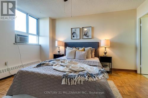 719 - 1625 Bloor Street E, Mississauga, ON - Indoor Photo Showing Bedroom