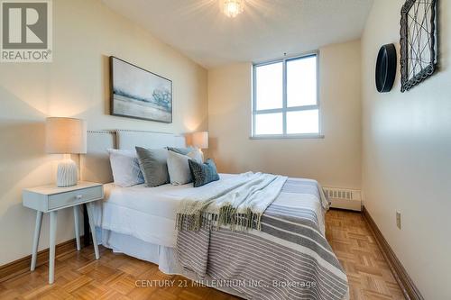 719 - 1625 Bloor Street E, Mississauga, ON - Indoor Photo Showing Bedroom