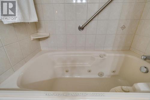 719 - 1625 Bloor Street E, Mississauga, ON - Indoor Photo Showing Bathroom