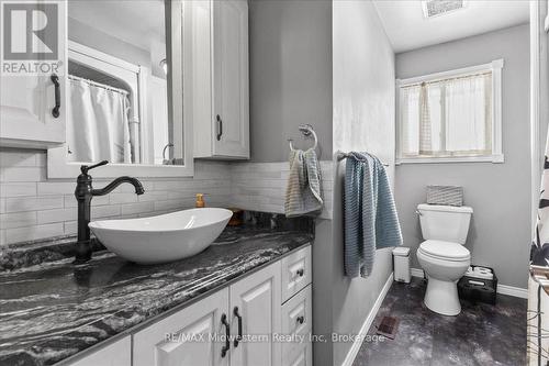 135 Queen Street, North Perth (31 - Elma Twp), ON - Indoor Photo Showing Bathroom