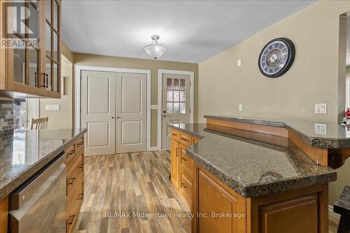 135 Queen Street, North Perth (31 - Elma Twp), ON - Indoor Photo Showing Kitchen