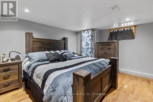 135 Queen Street, North Perth (31 - Elma Twp), ON - Indoor Photo Showing Bedroom