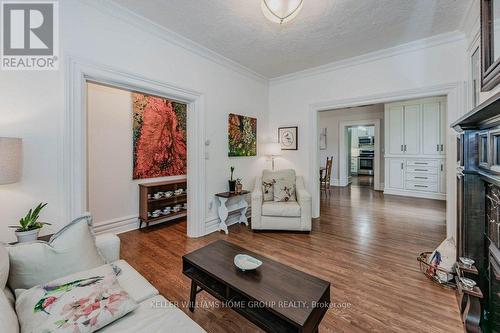 49 Mctague Street, Guelph (Exhibition Park), ON - Indoor Photo Showing Living Room