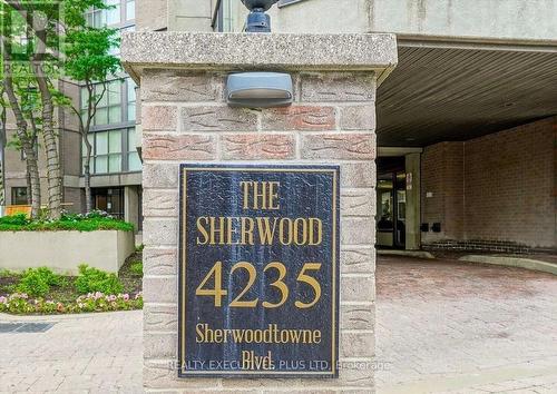 702 - 4235 Sherwoodtowne Boulevard, Mississauga, ON - Outdoor