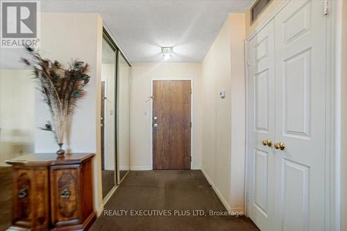 702 - 4235 Sherwoodtowne Boulevard, Mississauga, ON - Indoor Photo Showing Other Room