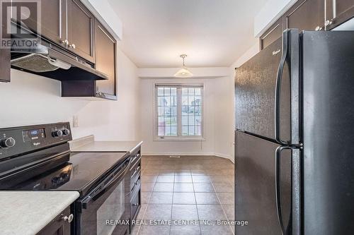 782 Johnson Heights, Milton, ON - Indoor Photo Showing Kitchen