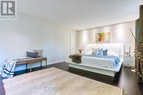 96 Glenmeadow Crescent, Hamilton, ON - Indoor Photo Showing Bedroom