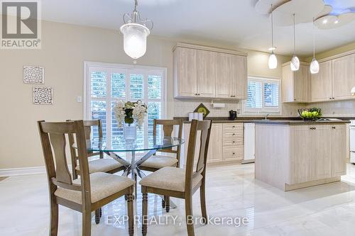 96 Glenmeadow Crescent, Hamilton, ON - Indoor Photo Showing Dining Room