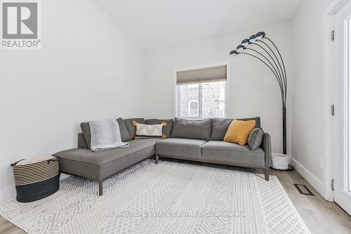 281 Smith Street, Wellington North, ON - Indoor Photo Showing Living Room