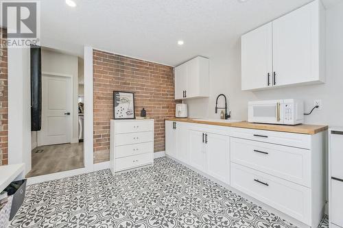 281 Smith Street, Wellington North, ON - Indoor Photo Showing Kitchen