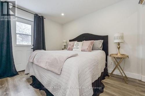 281 Smith Street, Wellington North, ON - Indoor Photo Showing Bedroom