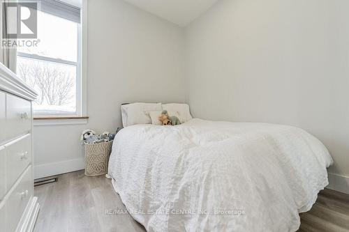 281 Smith Street, Wellington North, ON - Indoor Photo Showing Bedroom