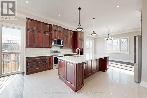 1307 Commerce Street, Pickering, ON - Indoor Photo Showing Kitchen With Upgraded Kitchen