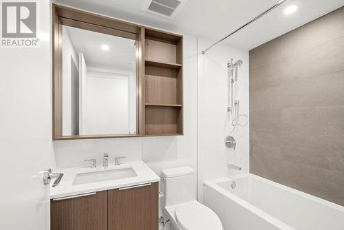 101 648 Lea Avenue, Coquitlam, BC - Indoor Photo Showing Bathroom