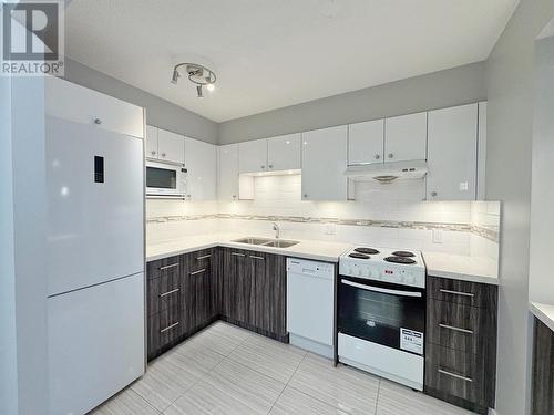 950 Cambie Street, Vancouver, BC - Indoor Photo Showing Kitchen With Double Sink