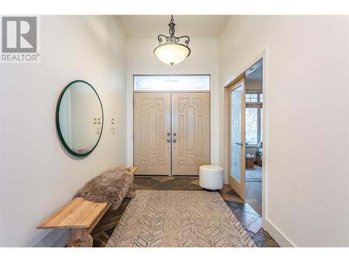 Large and bright foyer - 558 Gowen Place, Kelowna, BC - Indoor Photo Showing Other Room