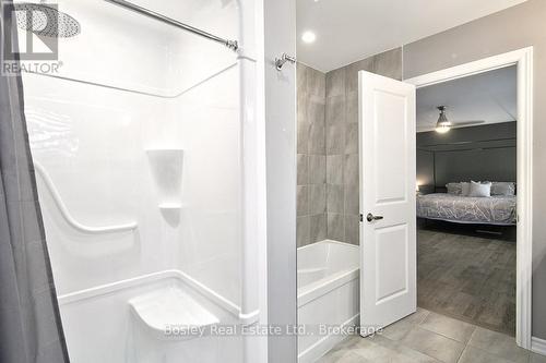 133 Sebastien Street, Blue Mountains, ON - Indoor Photo Showing Bathroom