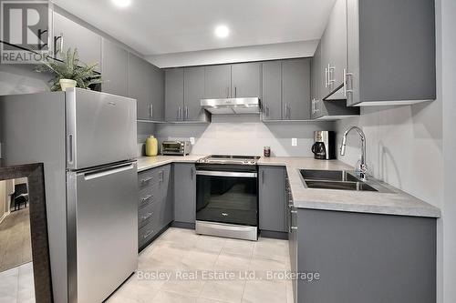 133 Sebastien Street, Blue Mountains, ON - Indoor Photo Showing Kitchen With Double Sink