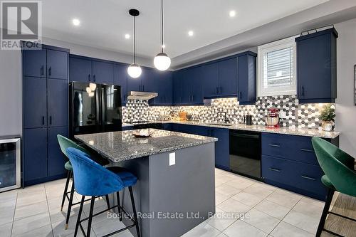 133 Sebastien Street, Blue Mountains, ON - Indoor Photo Showing Kitchen With Upgraded Kitchen