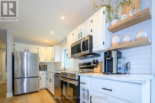 185 South Fairy Lake Road, Huntsville (Brunel), ON - Indoor Photo Showing Kitchen