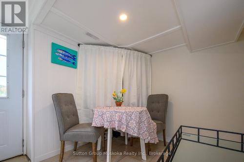 185 South Fairy Lake Road, Huntsville (Brunel), ON - Indoor Photo Showing Dining Room