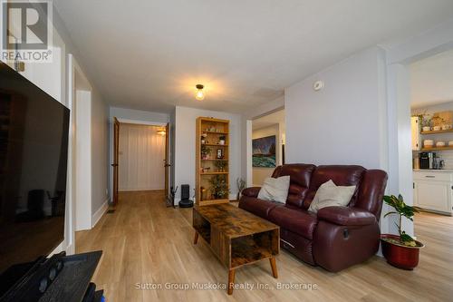 185 South Fairy Lake Road, Huntsville (Brunel), ON - Indoor Photo Showing Living Room