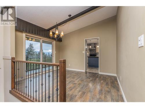 1221 50 Avenue Ne, Salmon Arm, BC - Indoor Photo Showing Other Room