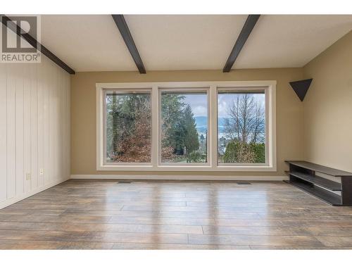 1221 50 Avenue Ne, Salmon Arm, BC - Indoor Photo Showing Other Room