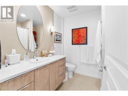 1151 Sunset Drive Unit# 1004, Kelowna, BC - Indoor Photo Showing Bathroom