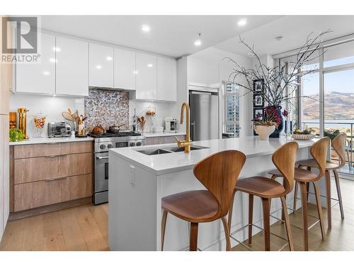 1151 Sunset Drive Unit# 1004, Kelowna, BC - Indoor Photo Showing Kitchen With Double Sink With Upgraded Kitchen